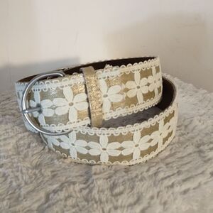Women's Floral Crocheted Lace Belt 